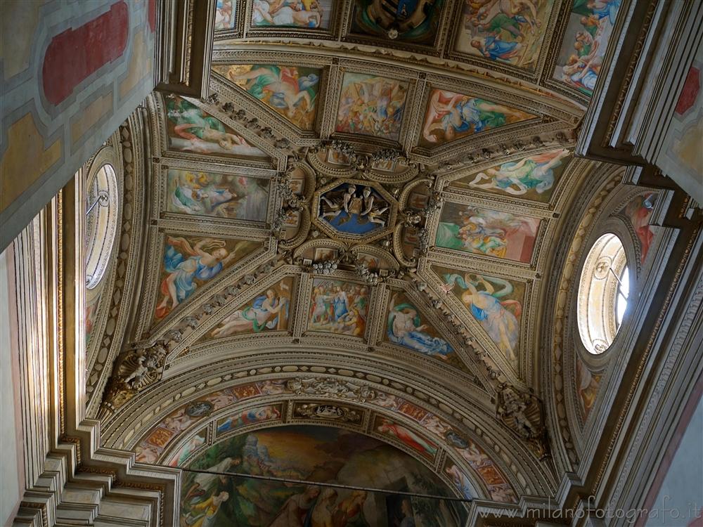Milan (Italy) - Ceiling of one of the lateral chapels